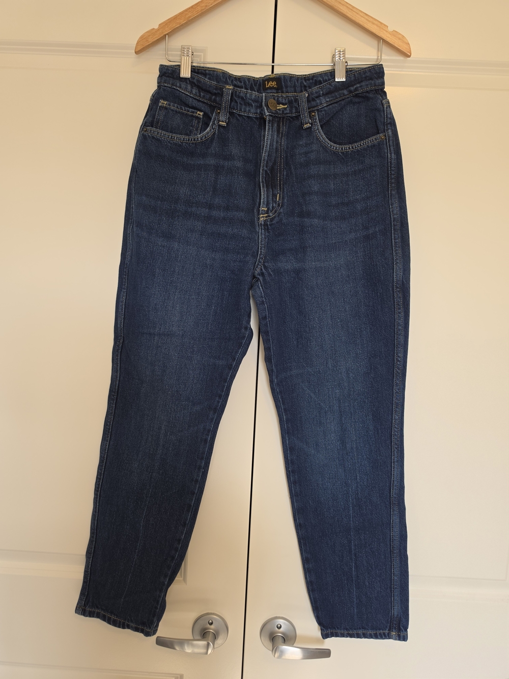 LEE WOMEN’S 100% COTTON STRAIGHT LEG JEANS SIZE 30 MEDIUM
